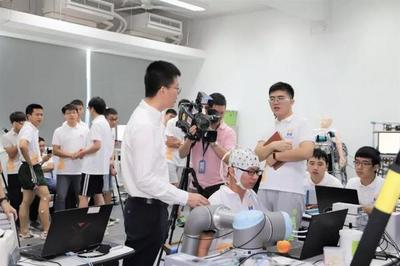 高?！昂献唷奔涌靹撔履_步，粵港澳大灣區打造創新“智核”